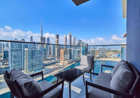 Lux Studio in Business Bay -10 mins to Burj Khalifa - Binghatti Canal